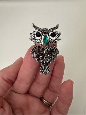 Silver-Tone Owl Brooch with Emerald Accent